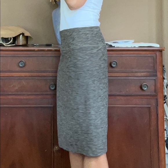 Prana pencil skirt. - Picture 2 of 4